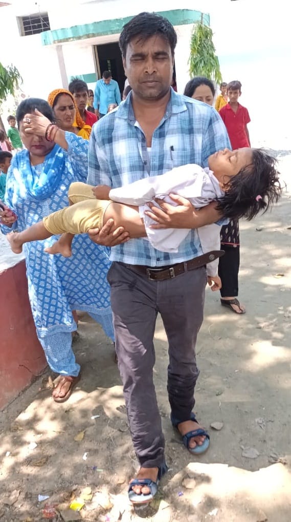 Student fainted due to heat, teacher upset