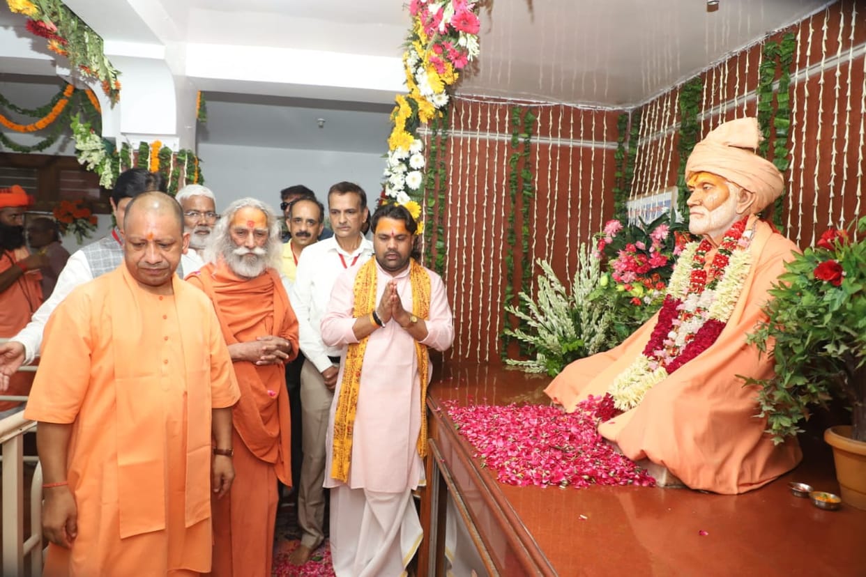 BJP launched the boat of 2024 in the Ganges water