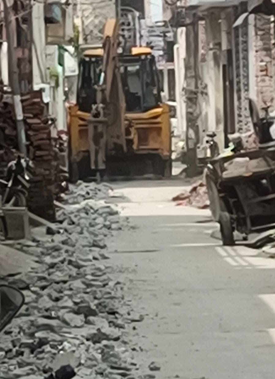 There was already a drinking water line in West Ramnagar, now a new one is being laid