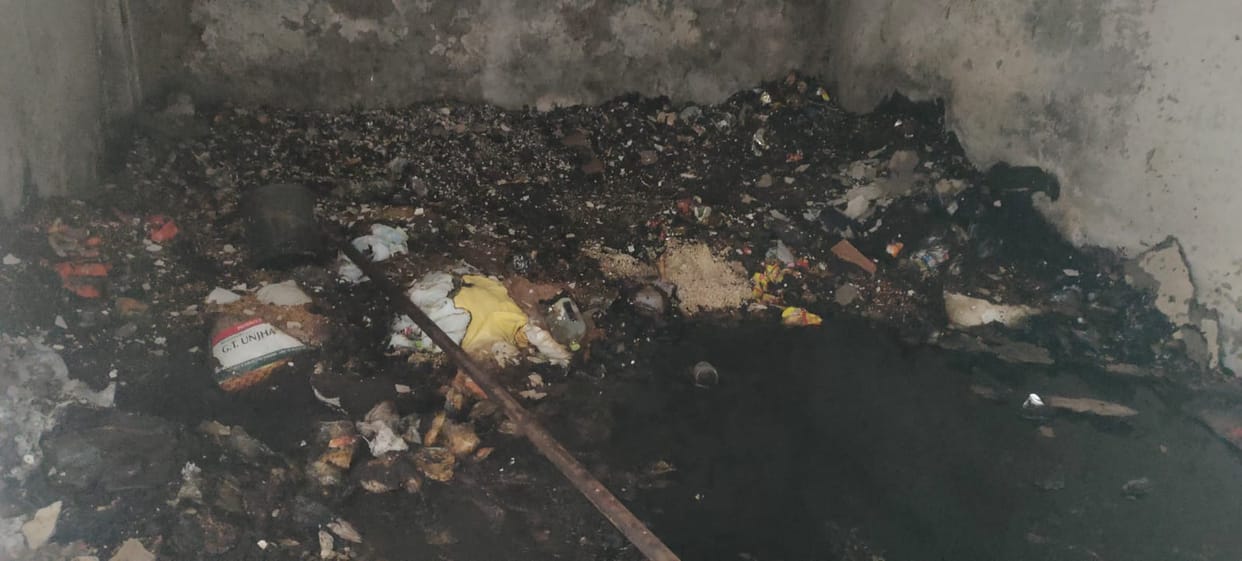 Fire broke out in shop and godown, goods worth 15 lakh burnt