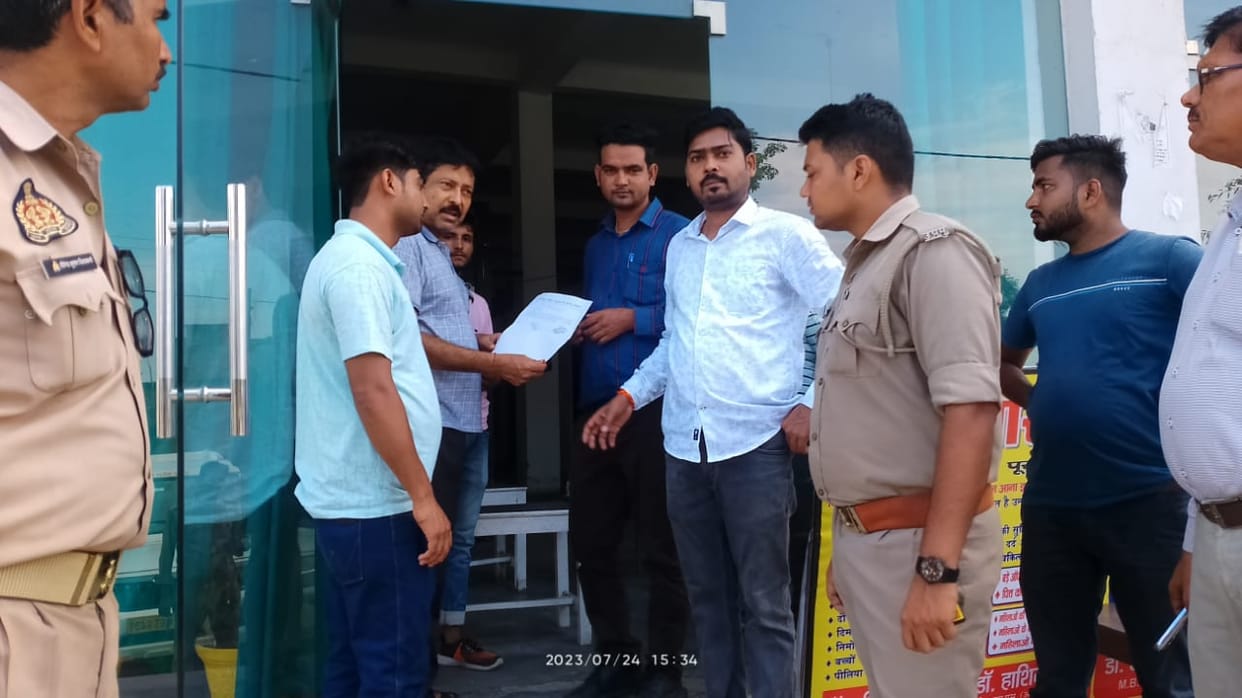 Health department team sealed the clinic