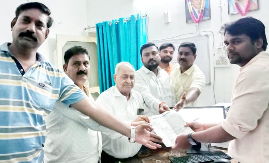 Traders submitted memorandum against power cuts