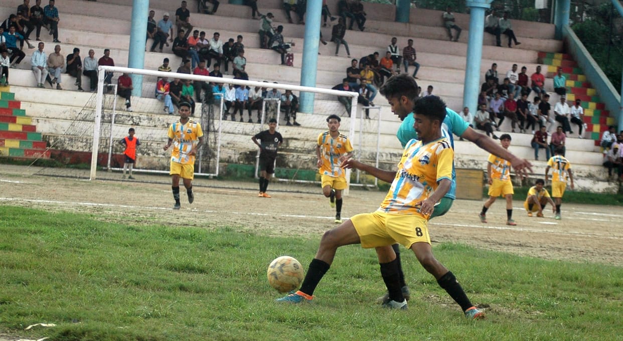 Football: DSC A won the match by eight goals