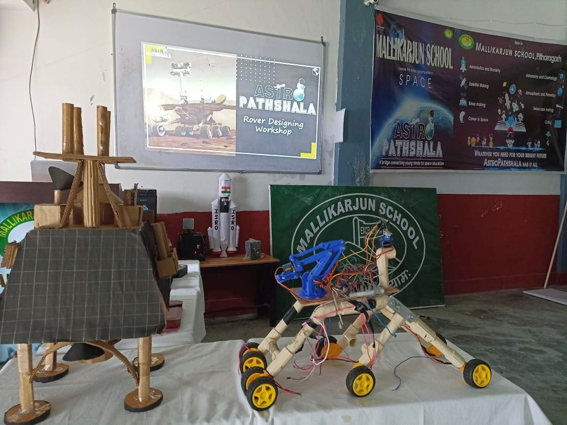 Children of Mallikarjuna School made Pragyan Rover of Chandrayaan 3