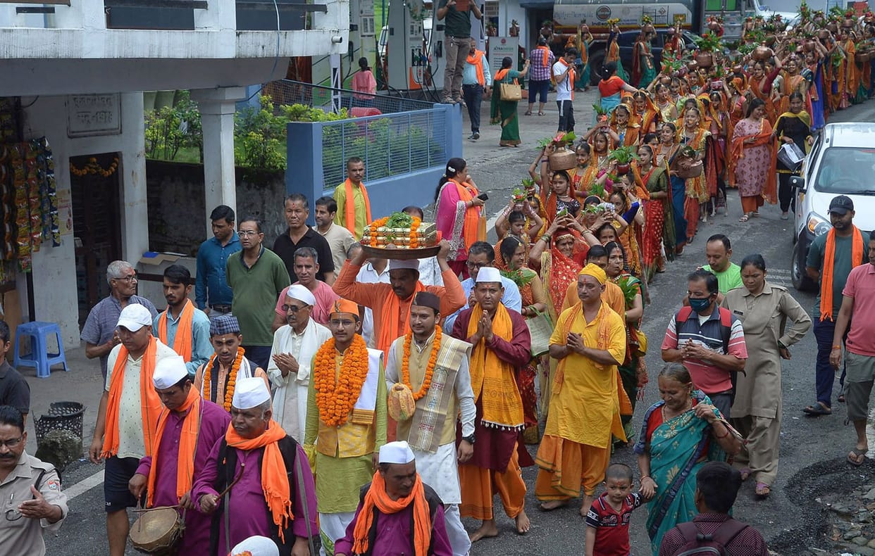 Kalash Yatra taken out in Thal with drums and drums