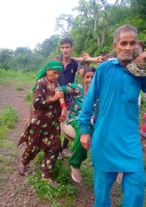 Traffic connection of Sarlara and Matfal villages cut off