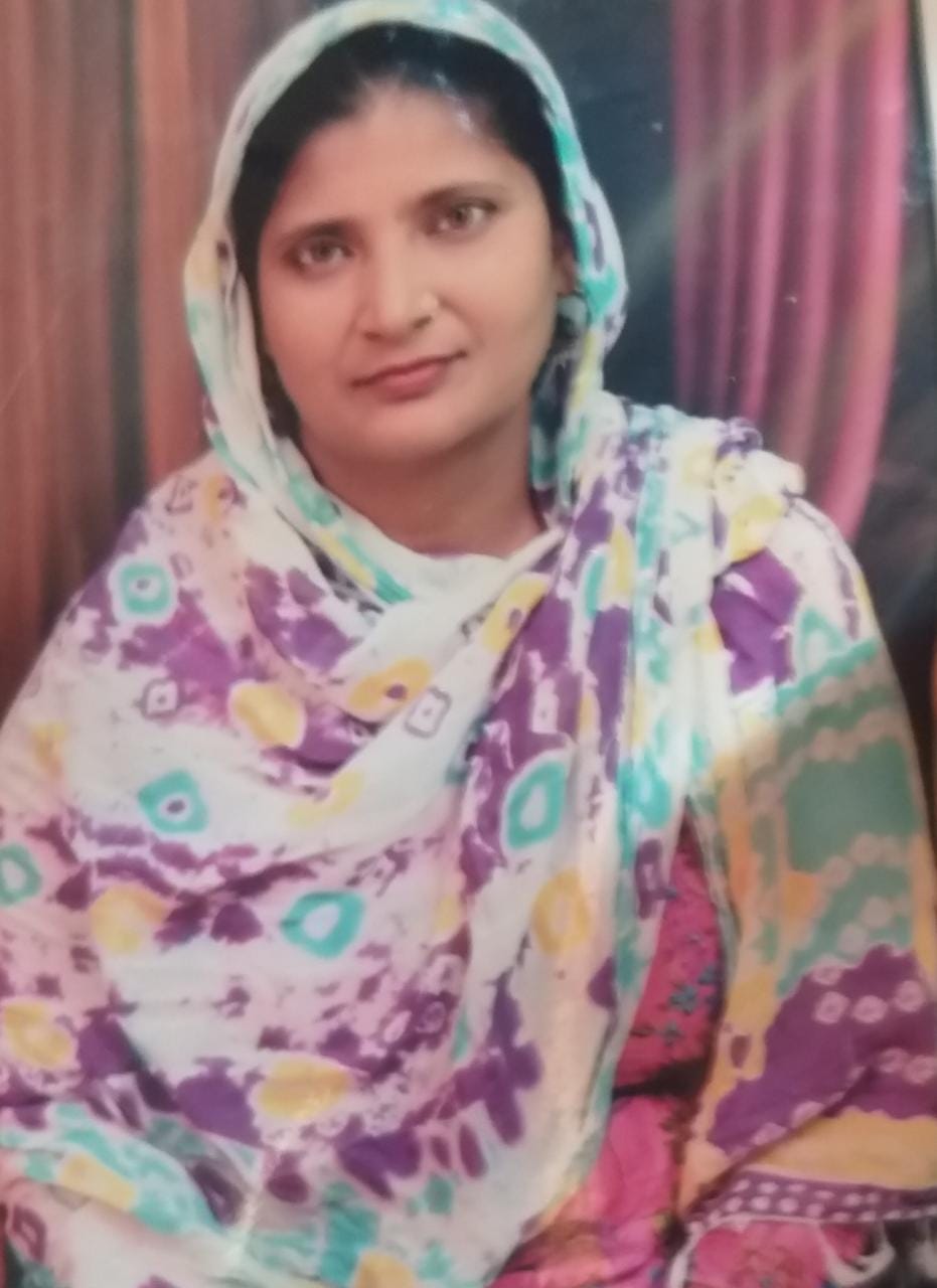 Woman falls from bike, gets stuck in truck wheel, dies