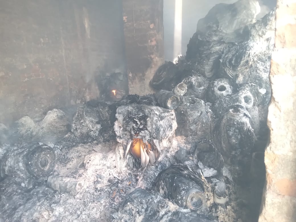 Fire in Dona-Pattal factory warehouse, loss of 15 lakhs