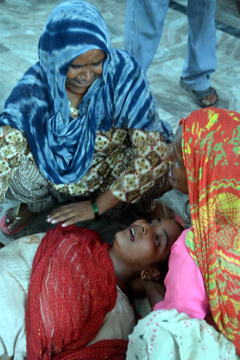 Worker dies after falling into 15 feet borewell