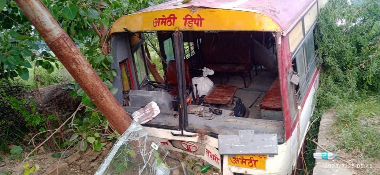 Bus collided with HT line pole, five injured
