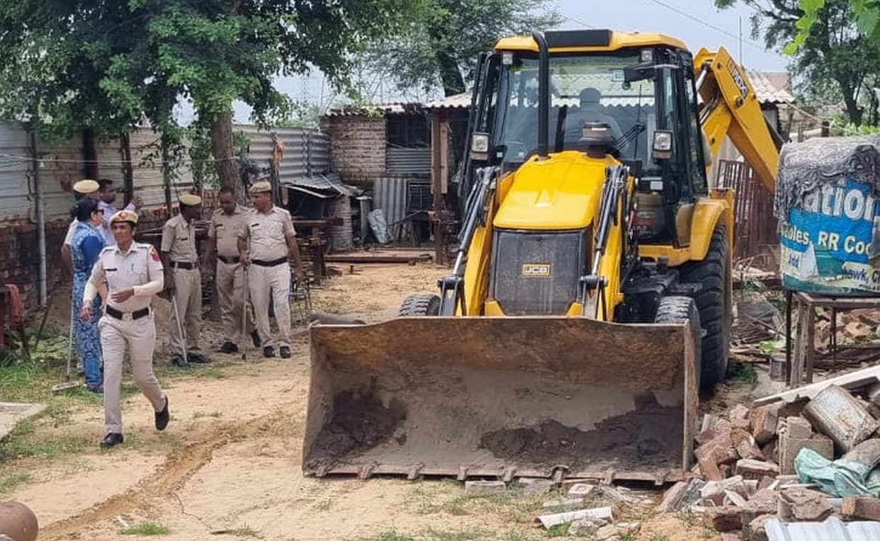 DTP demolished two illegal constructions on Loharu Road