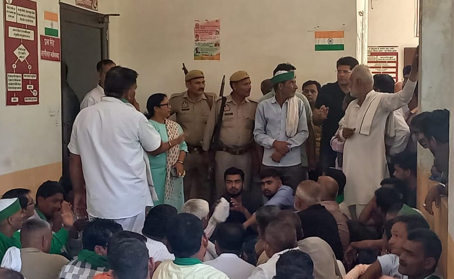Allegations of corruption in Najibabad tehsil, farmers protest