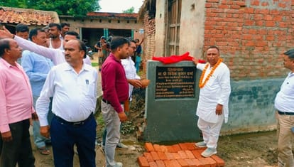 The MLA laid the foundation stone of the roads to be built at a cost of 3.50 crores