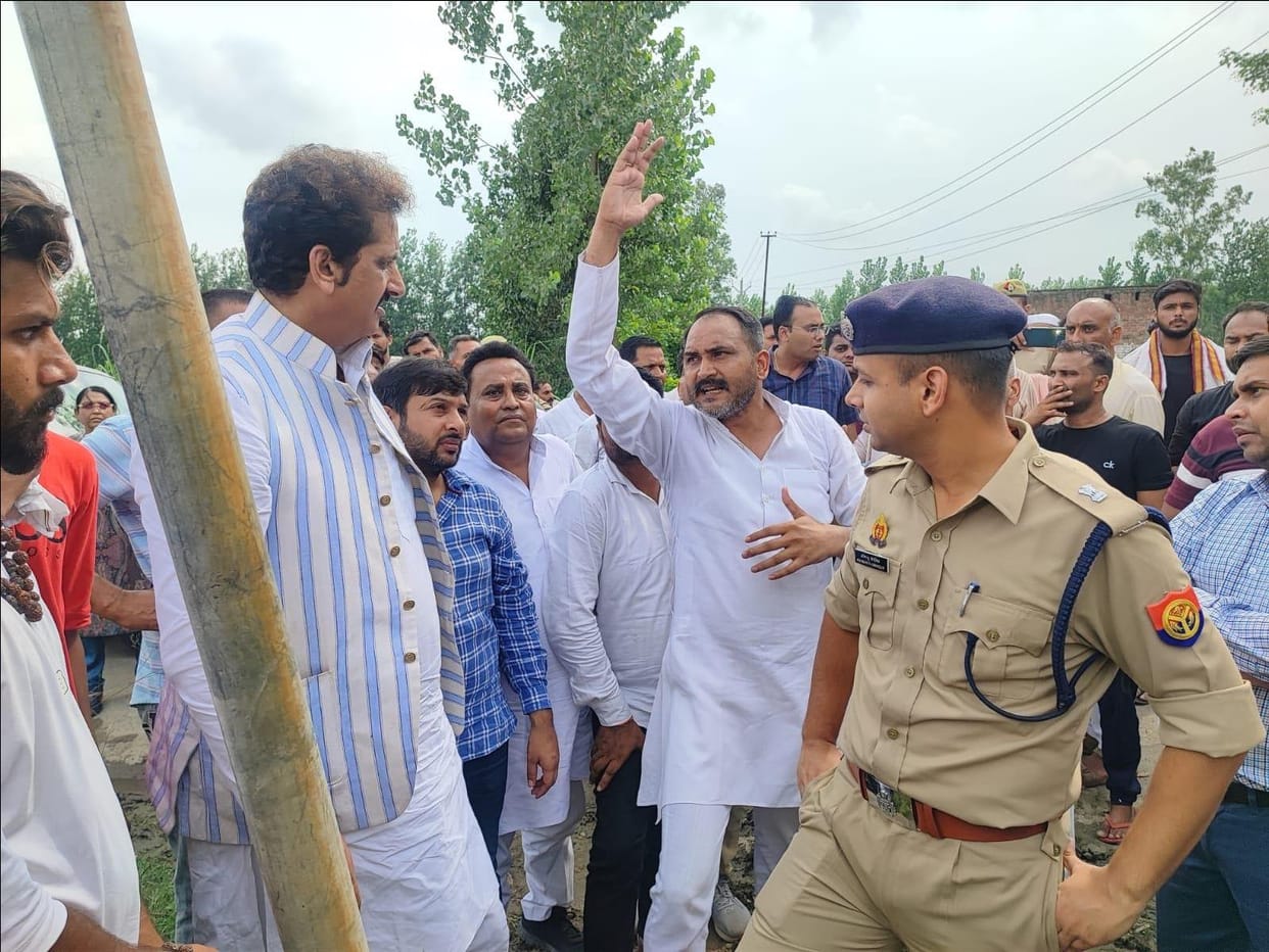 Police uprooted Samrat Mihir Bhoj's board, anger in Gurjar community