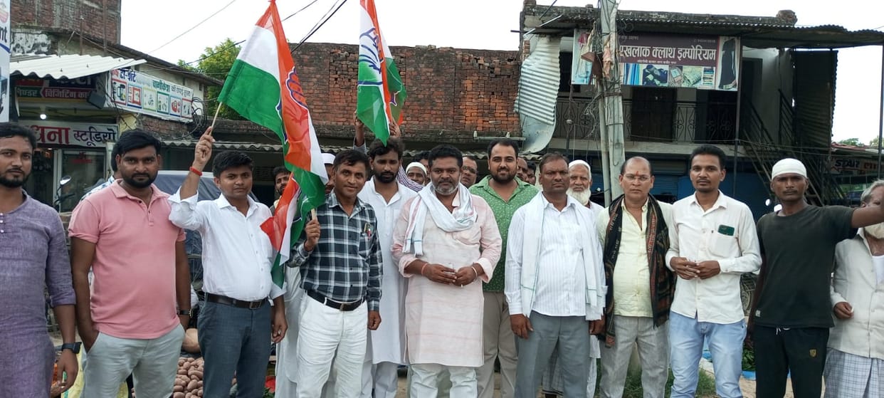 Congressmen take out candle march against Manipur incident