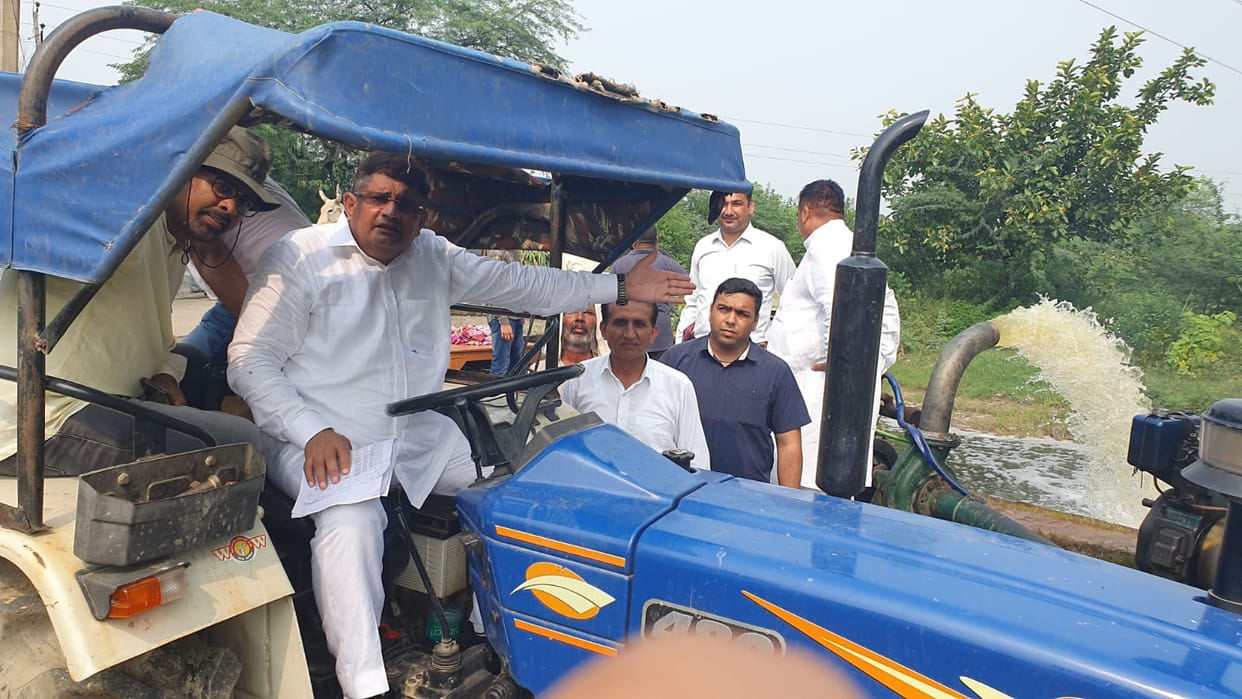 Chief Engineer of Irrigation Department visited the waterlogged area for the second time
