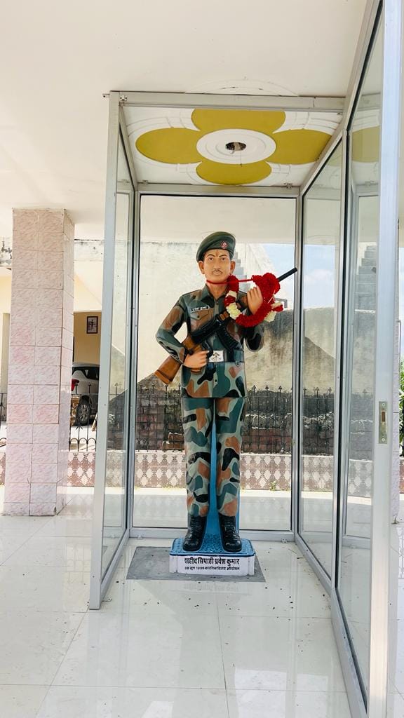 The marriage was after three months, the son sacrificed for the country