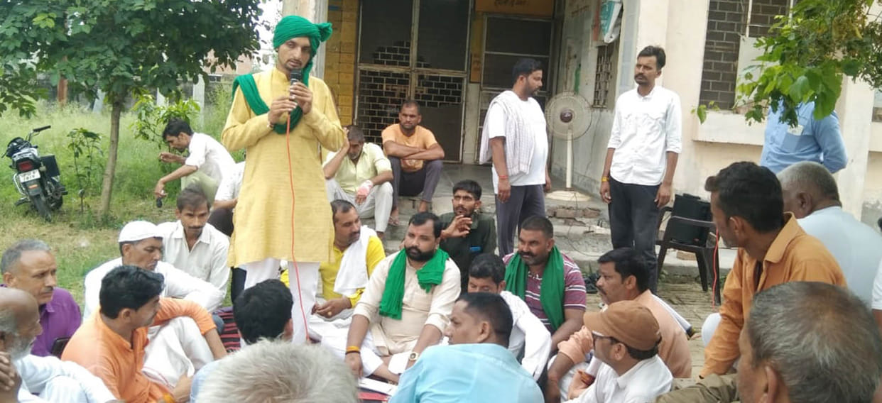 The JE of the powerhouse was made to sit on the dharna for hours