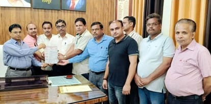 Teachers union submitted memorandum demanding restoration of old pension