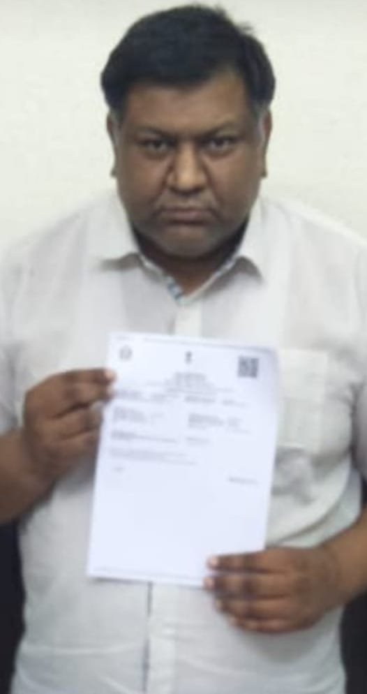 Vehicle parked at home was challaned, police paid in four minutes