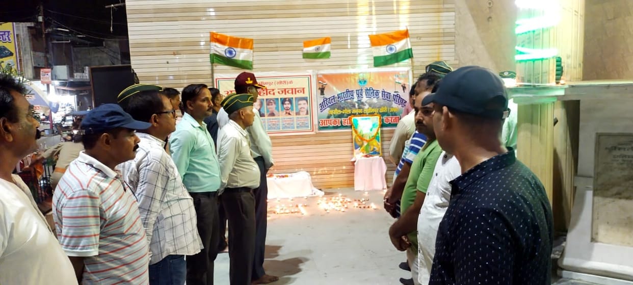 Ex-servicemen paid tribute to Kargil martyrs