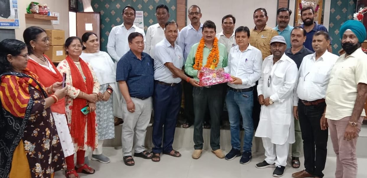 BEO Felicitated in Sitarganj