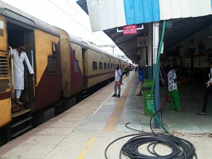 Coach displays will be installed on the platform, the race will be saved