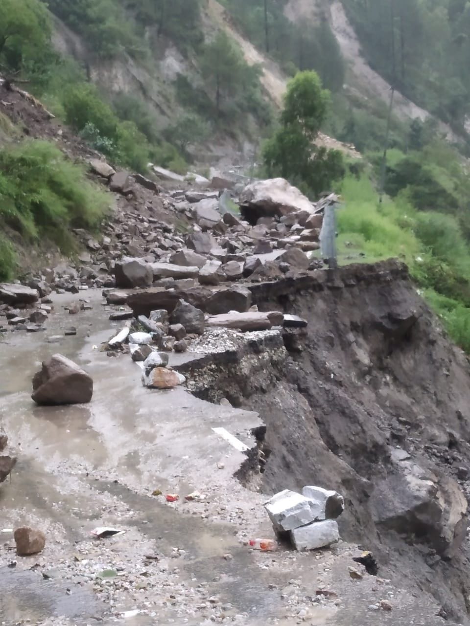 nh closed due to land sliding