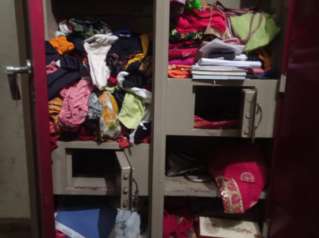 Lakhs stolen from three houses in one night