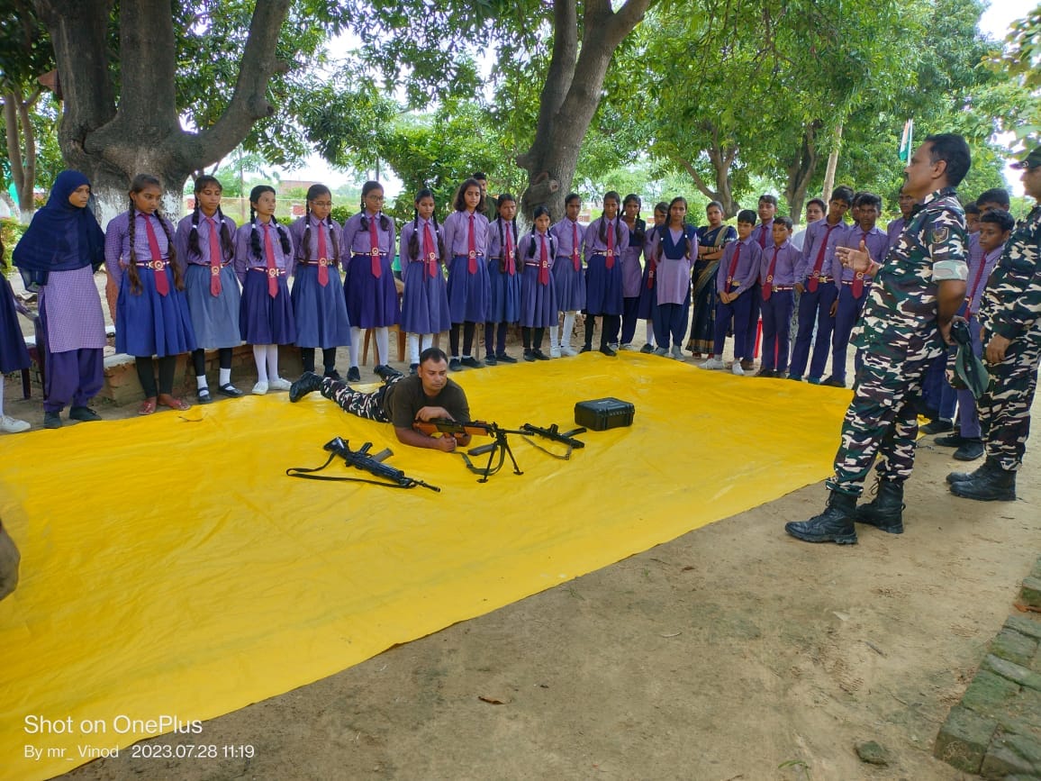 SSB made school children visit Indo-Nepal border