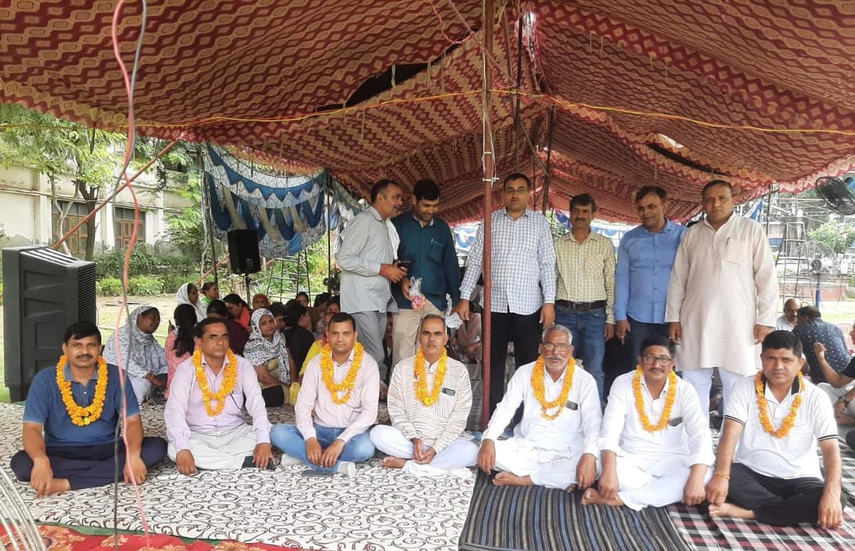 The government sought the report of the clerks involved in the strike.