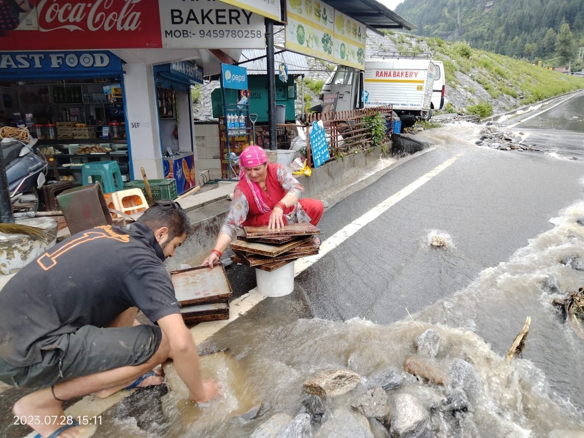 47 houses in danger of collapse in Tirthan Valley