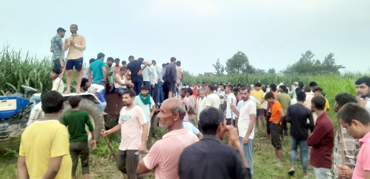 The forest department team did not reach for hours, anger among the villagers