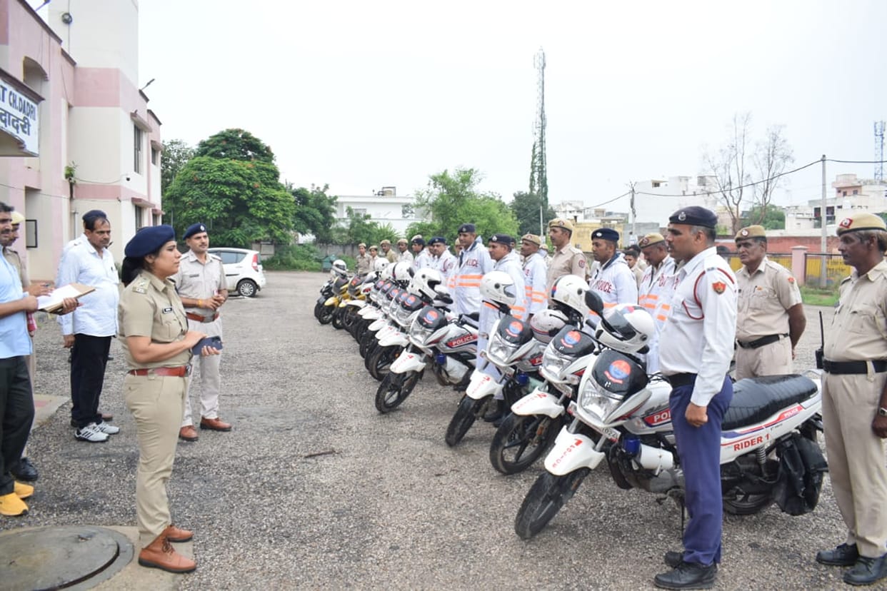 Incharge of Rider-8 suspended for negligence in duty, 4 policemen line spot