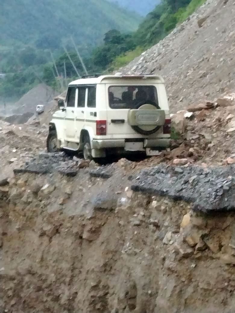 18 border roads closed including China border