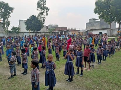 Told the nuances of theater and film to the children