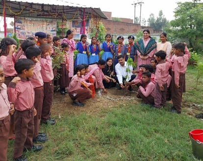 Assistant Director of Education planted saplings