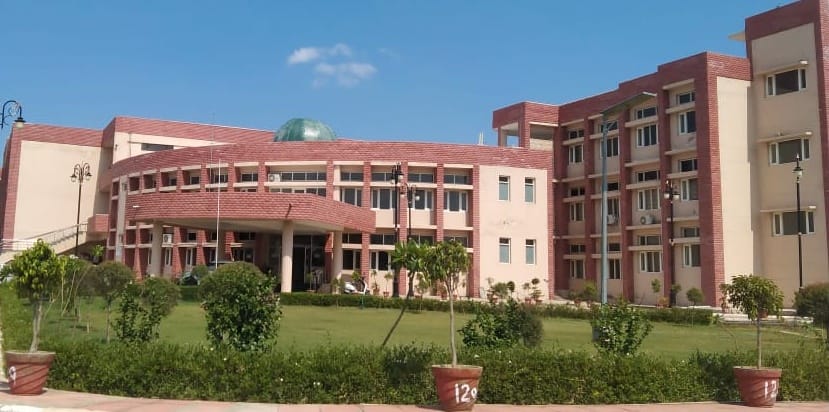 Students showing interest for admission in PG courses in colleges