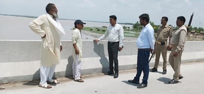 Took stock of rising water level of Ganga at Dhaighat