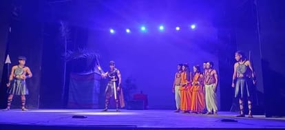 Art lovers mesmerized by the performance of artists