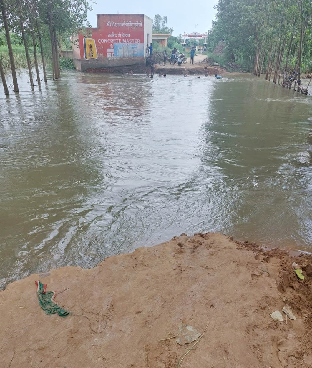 Hindon on boom again, Kasauli-Budkheda's connectivity cut off