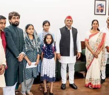 Irshad's family met former CM Akhilesh