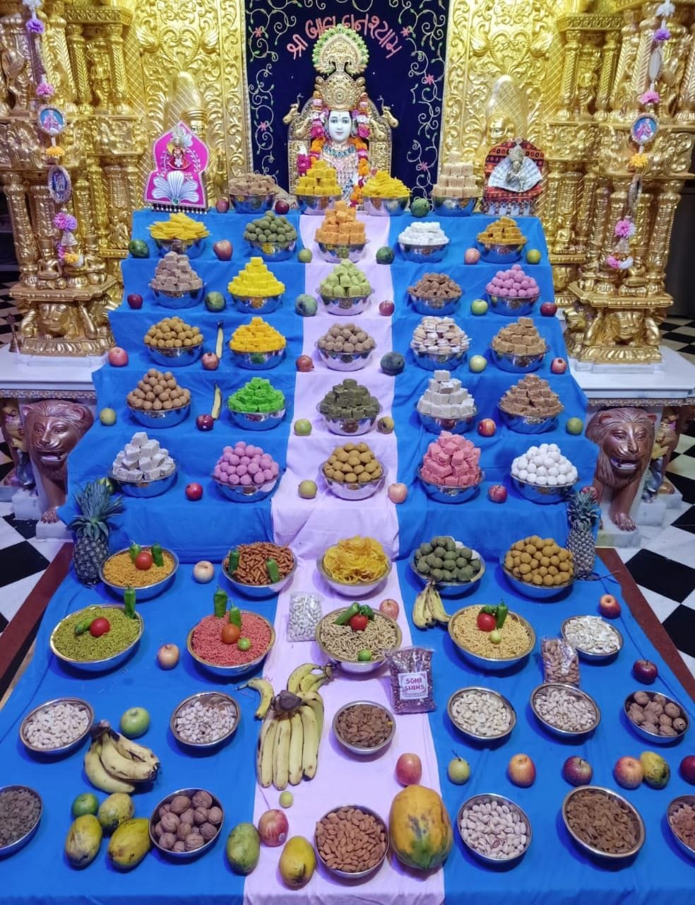 Mahabhishek of Lord Swami Narayan with Chhappan Bhog
