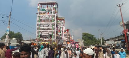 The procession of Tajis and Kanwariyas came on one route in Banda