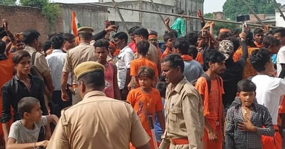 Three kanwariyas injured in bike collision, jammed