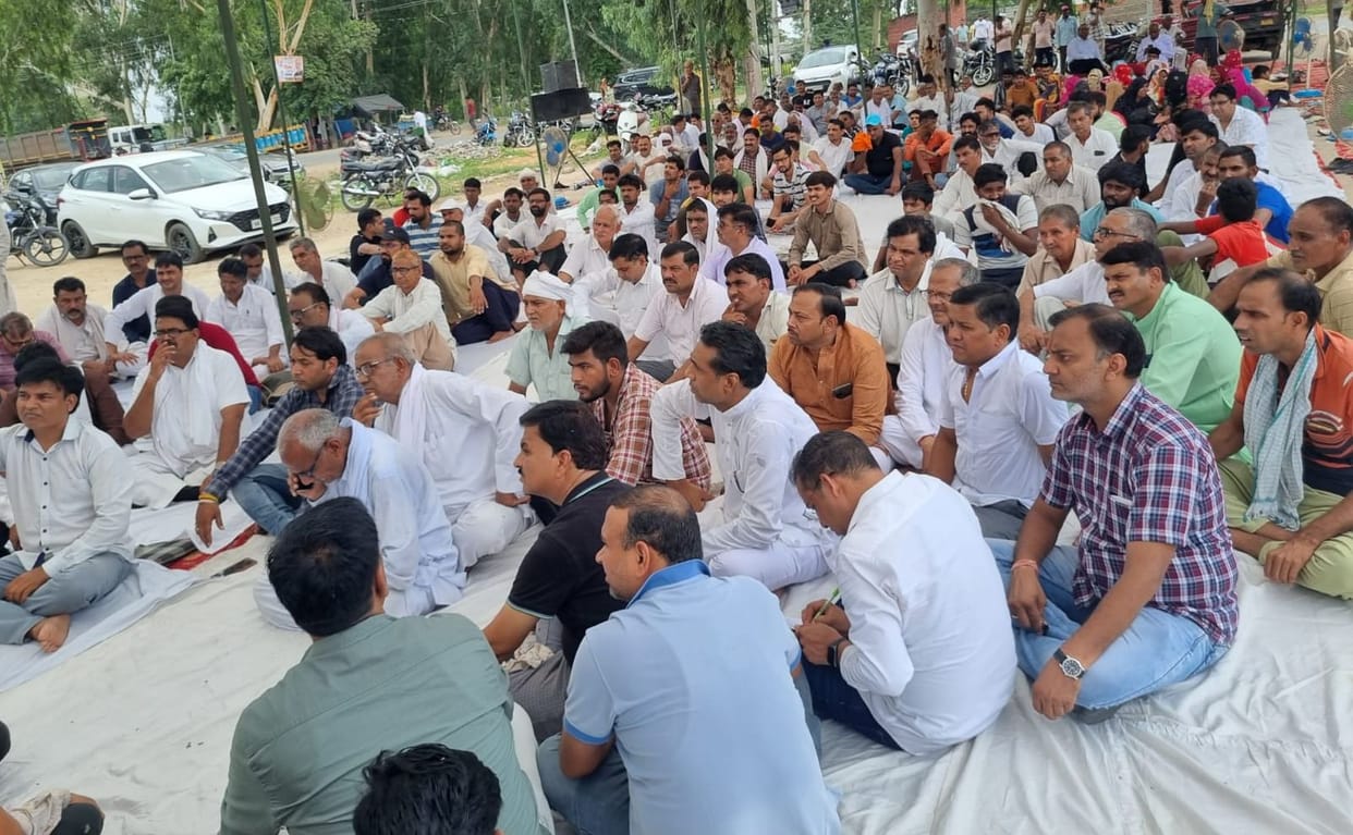Nearby villages and people's representatives mobilized to demand the dumping yard out of the city
