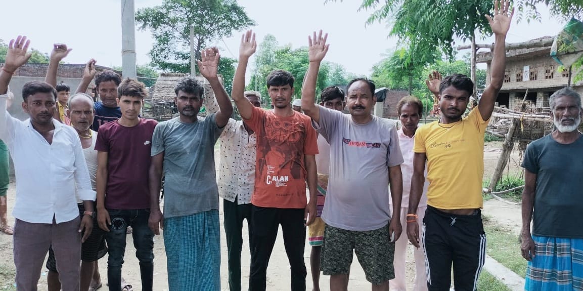 Overnight power failure, demonstration of angry villagers