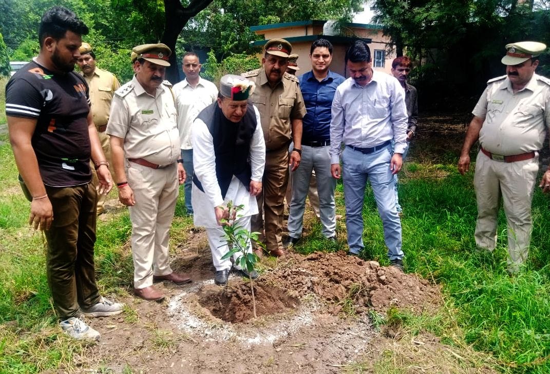 Corporation due to wood flow and road closure

loss of crores of rupees: Khachi