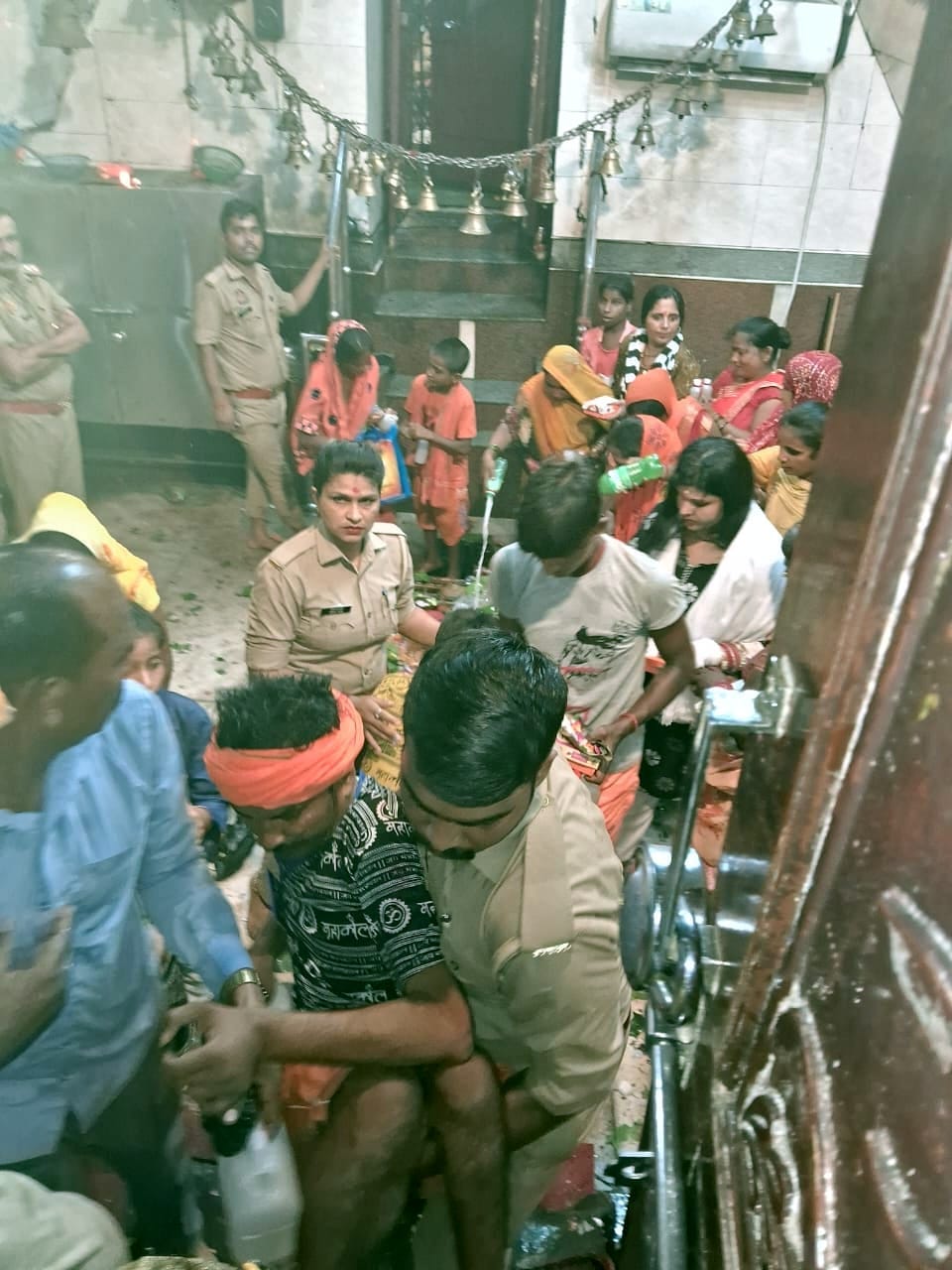 Chhoti Kashi echoed with the chants of Har Har Mahadev