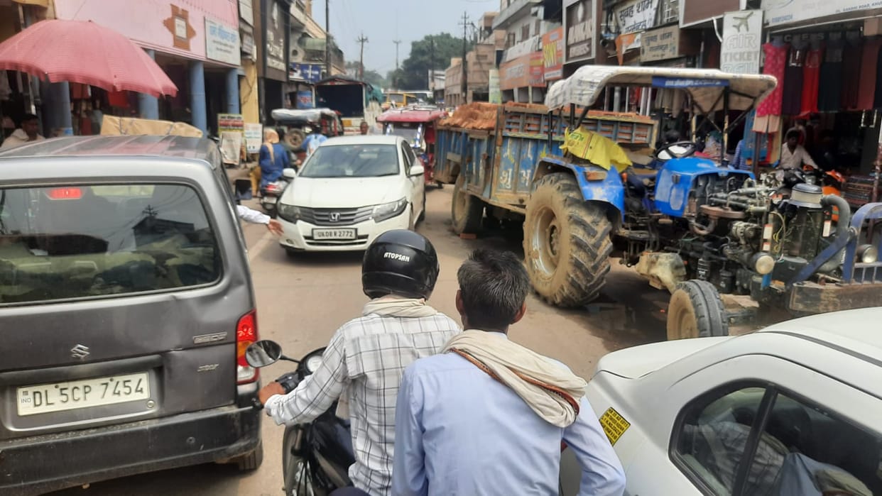 People stuck in jam for eight hours on Gandhi Road